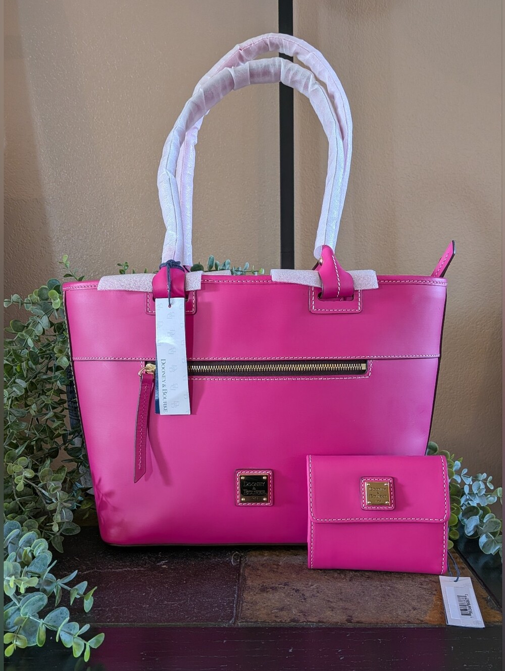 NWT! Dooney & Bourke Vachetta (Smooth Leather) Beacon Tote & Wallet in MAGENTA